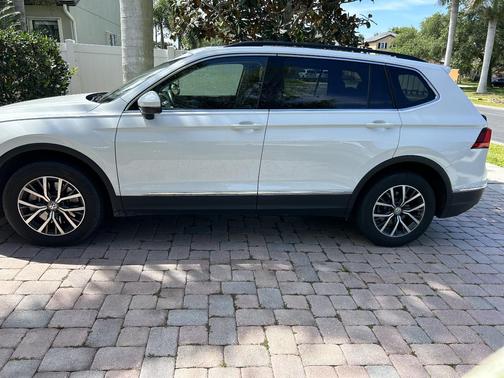 White 2018 Volkswagen Tiguan 2.0T SE