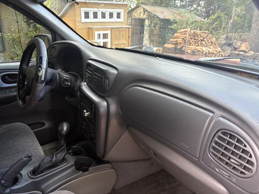 Red 2003 Chevrolet Trailblazer LT