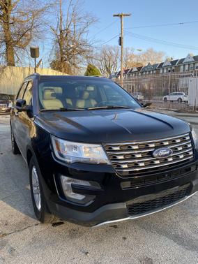 Photo 1 of 6 of 2017 Ford Explorer Limited