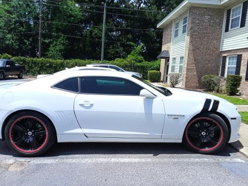 White 2015 Chevrolet Camaro 2SS