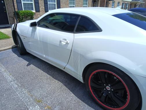 White 2015 Chevrolet Camaro 2SS