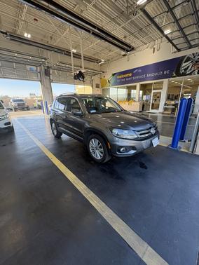 Gray 2015 Volkswagen Tiguan Auto SE w/Appearance