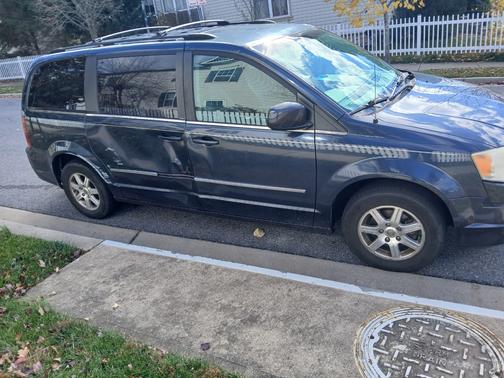 2009 Chrysler Town & Country Touring