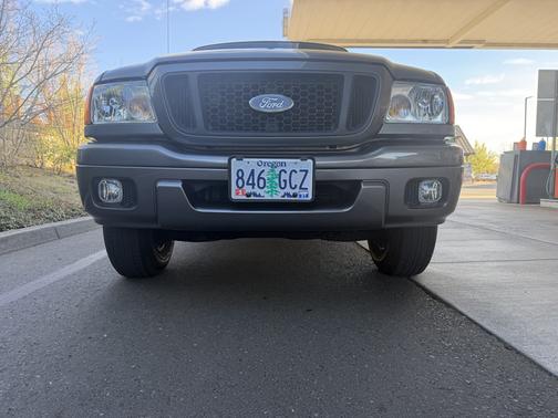 Gray 2005 Ford Ranger XL
