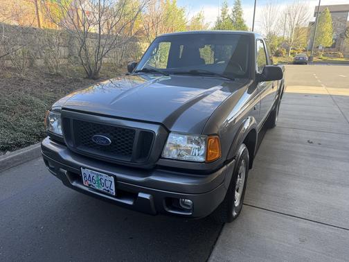 Gray 2005 Ford Ranger XL