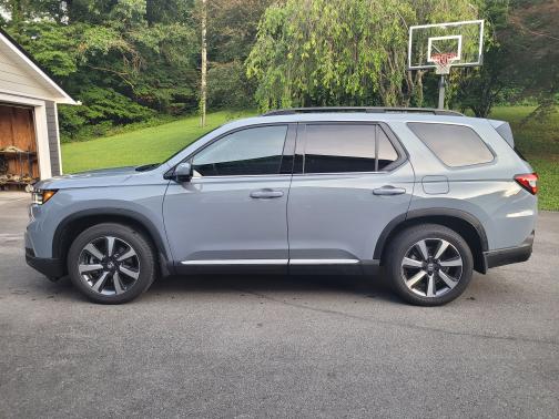 2025 Honda Pilot Touring AWD
