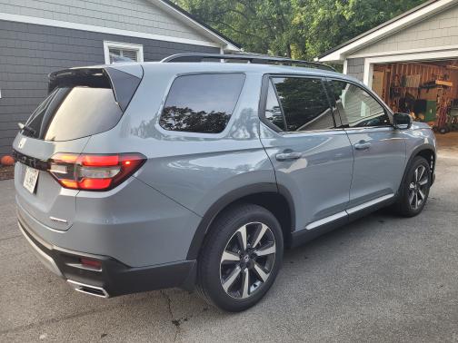 2025 Honda Pilot Touring AWD