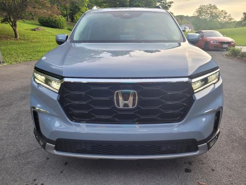 2025 Honda Pilot Touring AWD