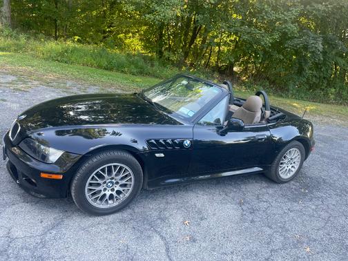 Black 2001 BMW Z3 2.5i Roadster