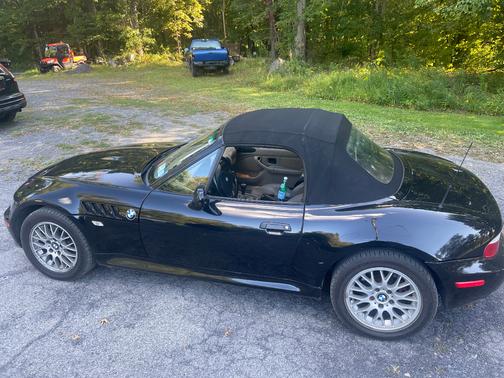 Black 2001 BMW Z3 2.5i Roadster