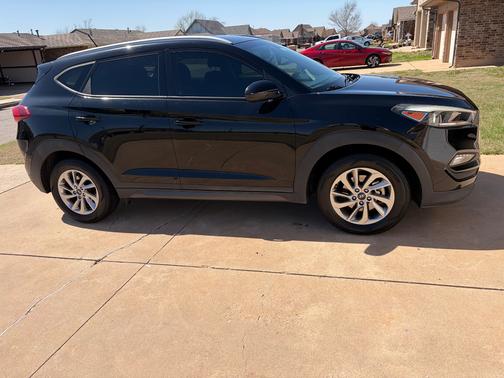 2016 Hyundai TUCSON SE