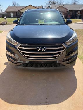 2016 Hyundai TUCSON SE