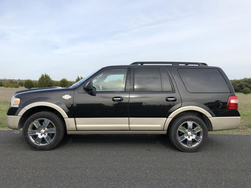 Photo 1 of 7 of 2010 Ford Expedition King Ranch