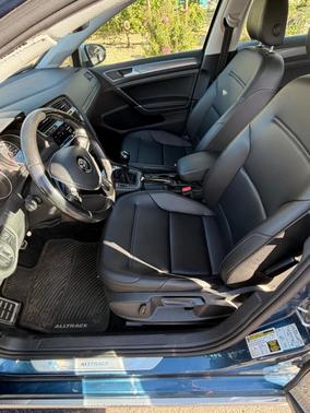 Blue 2018 Volkswagen Golf Alltrack TSI S