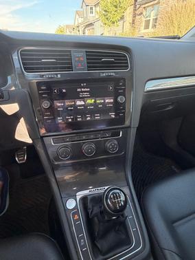 Blue 2018 Volkswagen Golf Alltrack TSI S