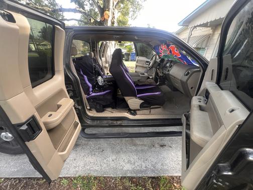 Brown 2005 Ford F-150 XLT