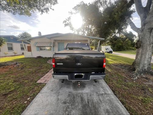 Brown 2005 Ford F-150 XLT