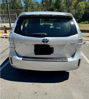 2012 Toyota Prius v Five