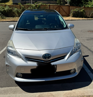 2012 Toyota Prius v Five