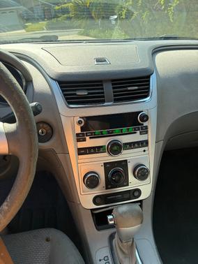 White 2010 Chevrolet Malibu LS