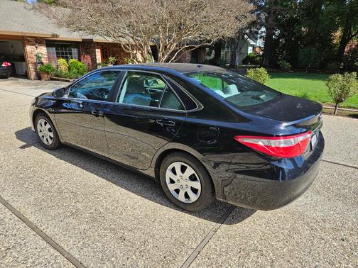2016 Toyota Camry Hybrid LE