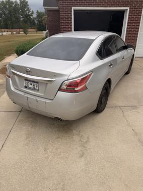 Silver 2015 Nissan Altima 2.5 S