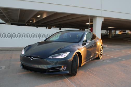 2016 Tesla Model S 90D