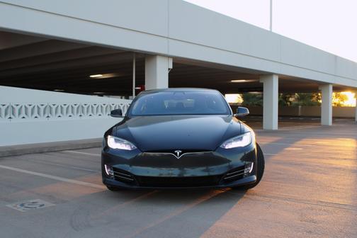 2016 Tesla Model S 90D