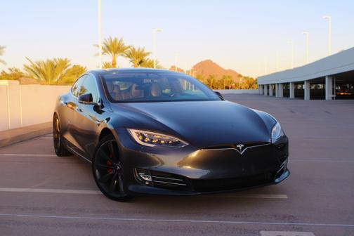 2016 Tesla Model S 90D