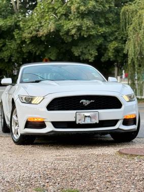 White 2016 Ford Mustang V6