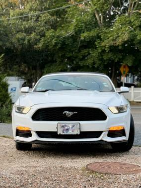 White 2016 Ford Mustang V6