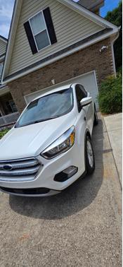 White 2019 Ford Escape SE