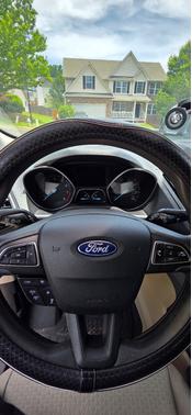 White 2019 Ford Escape SE