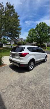 White 2019 Ford Escape SE
