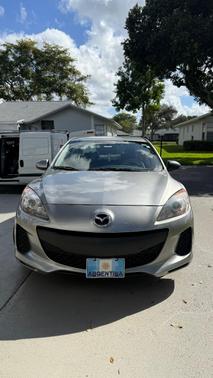 Gray 2013 Mazda Mazda3 i SV