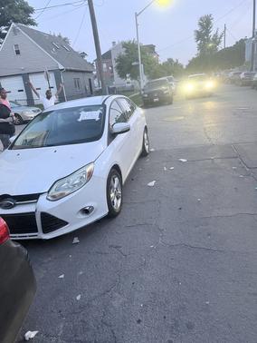 White 2013 Ford Focus SE