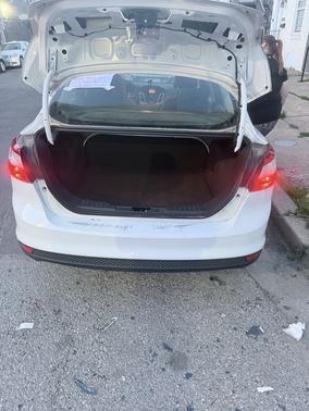 White 2013 Ford Focus SE