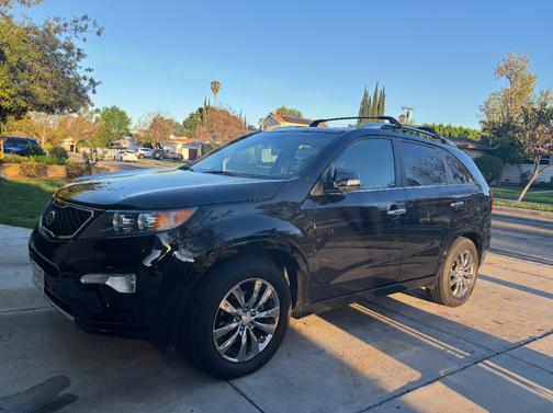 Black 2012 Kia Sorento SX