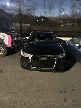 Black 2018 Audi Q3 2.0T Premium