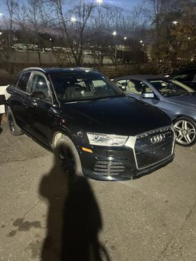 Black 2018 Audi Q3 2.0T Premium