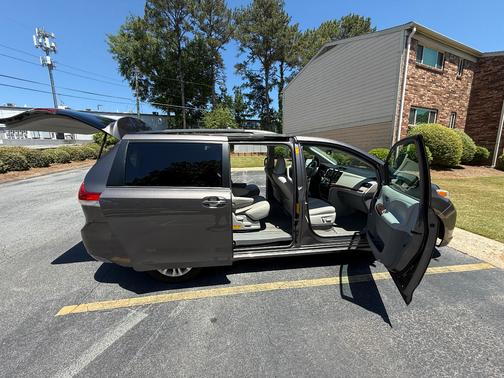 Gray 2013 Toyota Sienna XLE