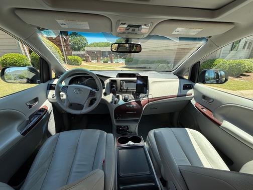 Gray 2013 Toyota Sienna XLE