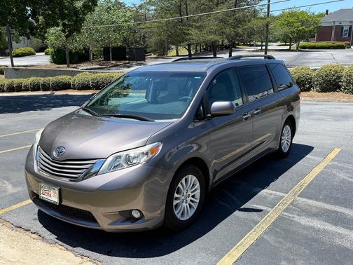 Gray 2013 Toyota Sienna XLE