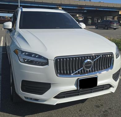 2022 Volvo XC90 T5 Momentum