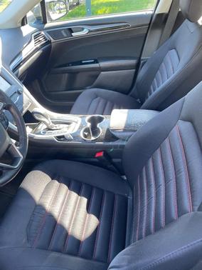 Black 2014 Ford Fusion SE