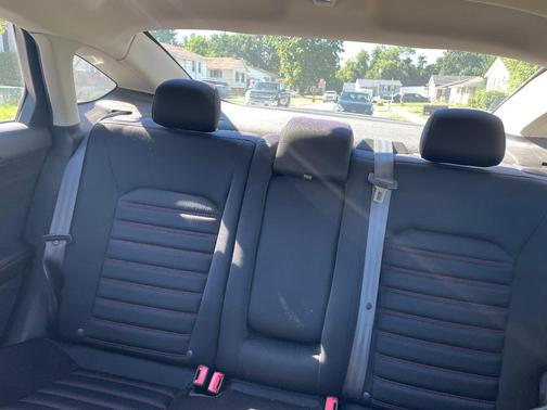 Black 2014 Ford Fusion SE
