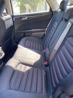 Black 2014 Ford Fusion SE