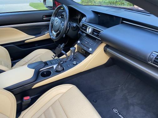 Photo 5 of 8 of 2017 Lexus RC 350 Base