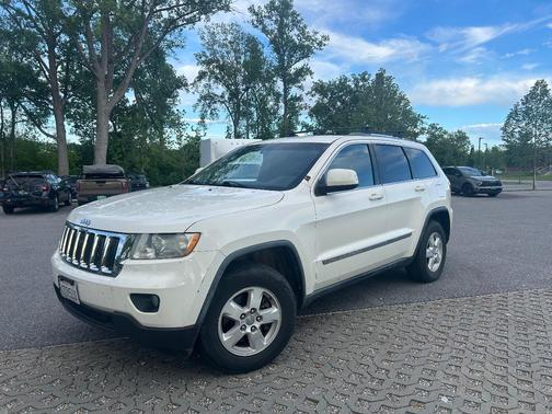 White 2011 Jeep Grand Cherokee Laredo