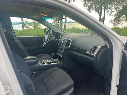 White 2011 Jeep Grand Cherokee Laredo